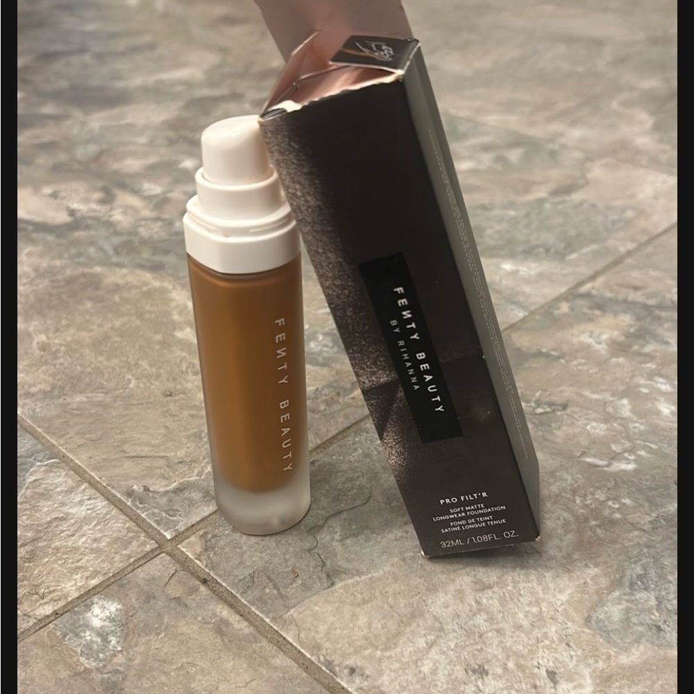 Fenty Beauty Pro Filt'r Foundation - 430